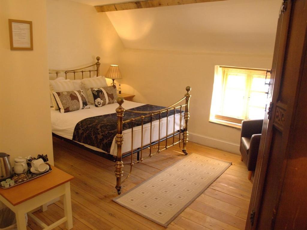 Kings Arms Hotel Abergavenny Værelse billede