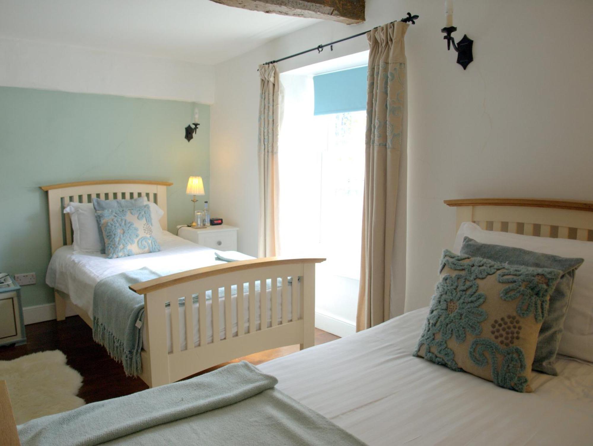 Kings Arms Hotel Abergavenny Eksteriør billede