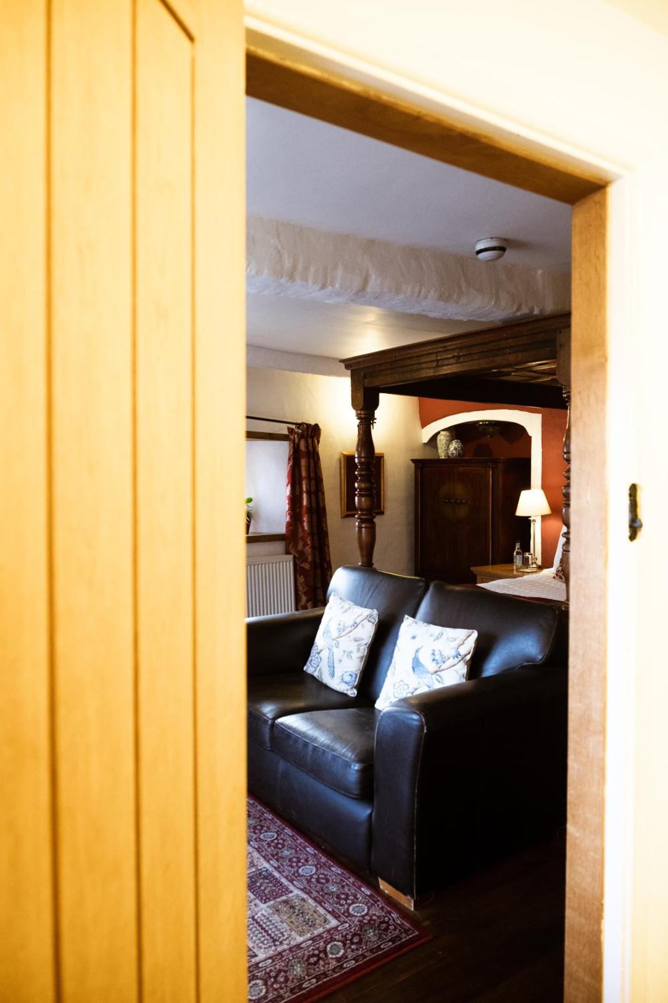 Kings Arms Hotel Abergavenny Værelse billede