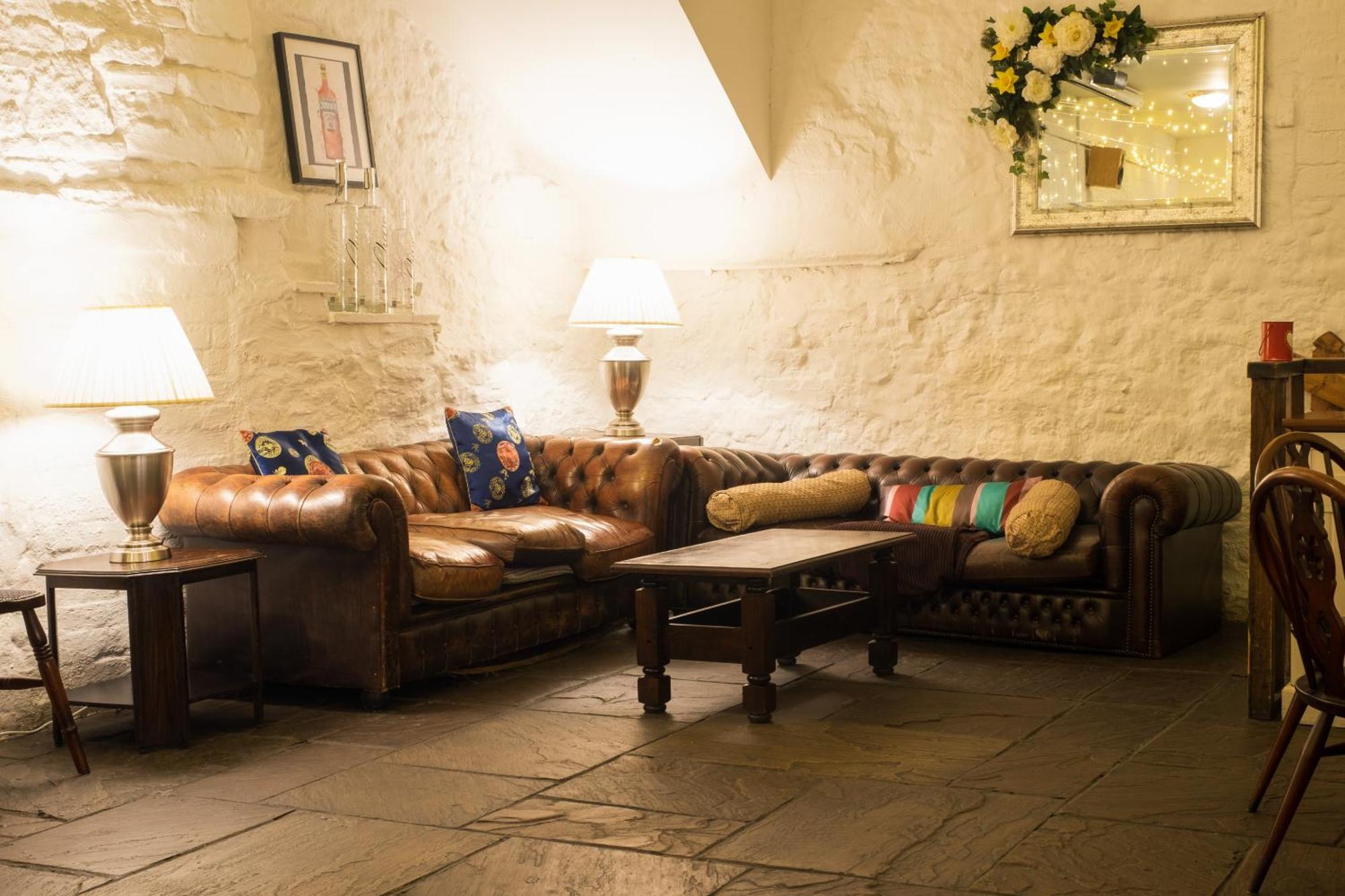 Kings Arms Hotel Abergavenny Eksteriør billede